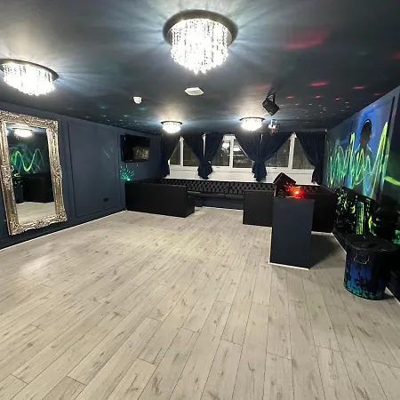 Unique City Centre Dj Apartment - Sleeps 20 Liverpool Exterior photo