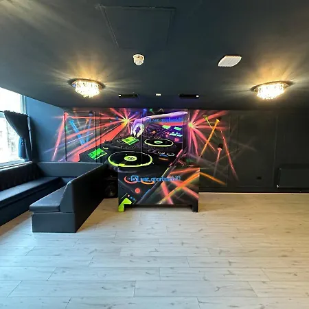Unique City Centre Dj Apartment - Sleeps 20 Liverpool Exterior photo