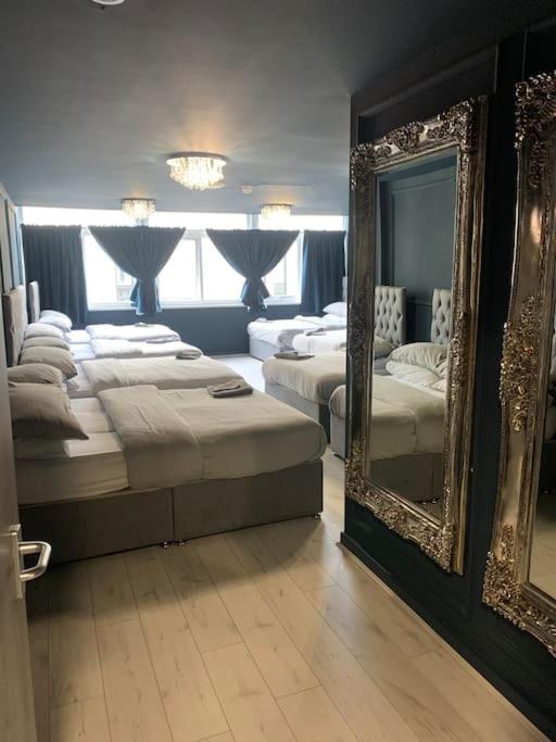 Unique Centre Dj - Sleeps 20
